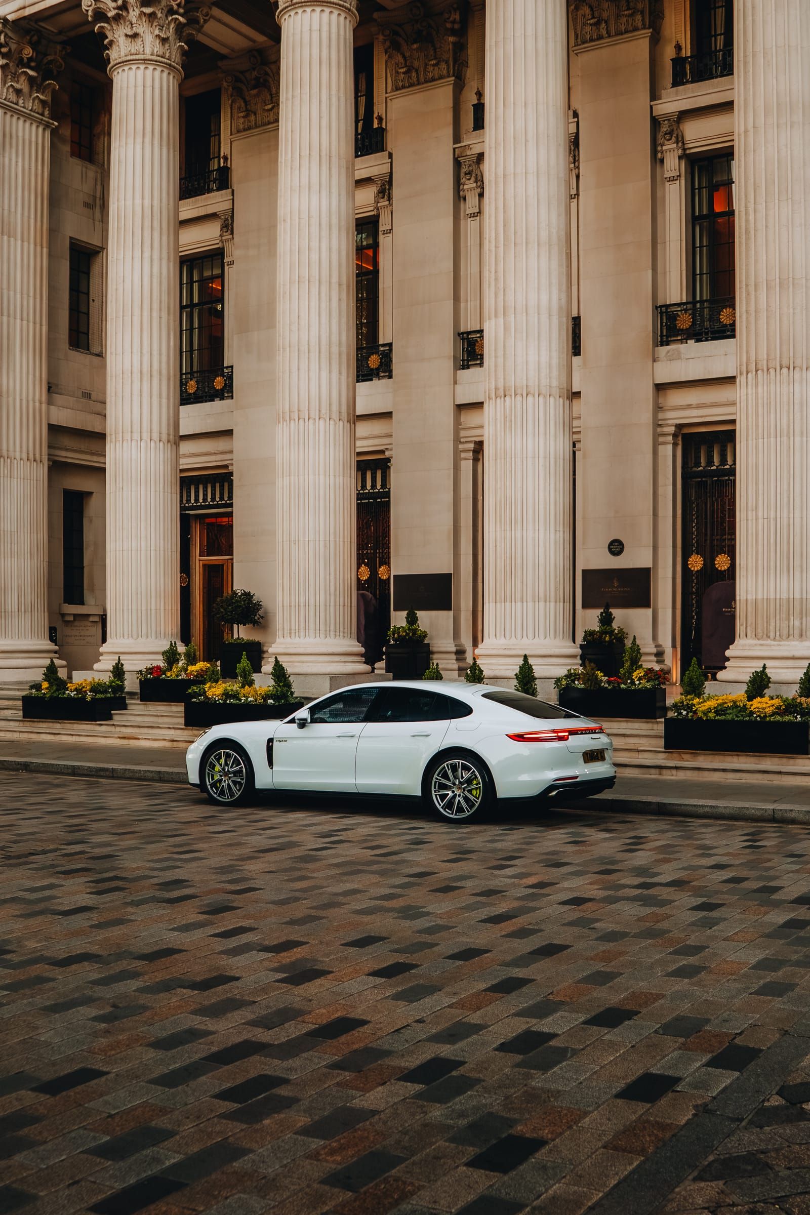 Porsche Panamera luxury chauffeur car, London — gallery photo 2 of 11